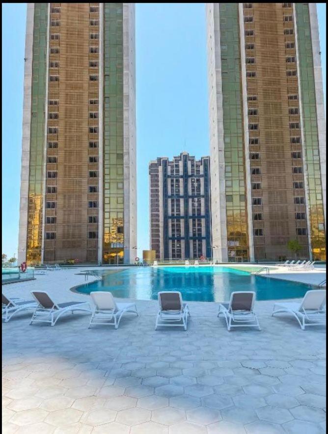 Intempo Celia-Apartment At Famous Intempo Building เบนิดอร์ม ภายนอก รูปภาพ
