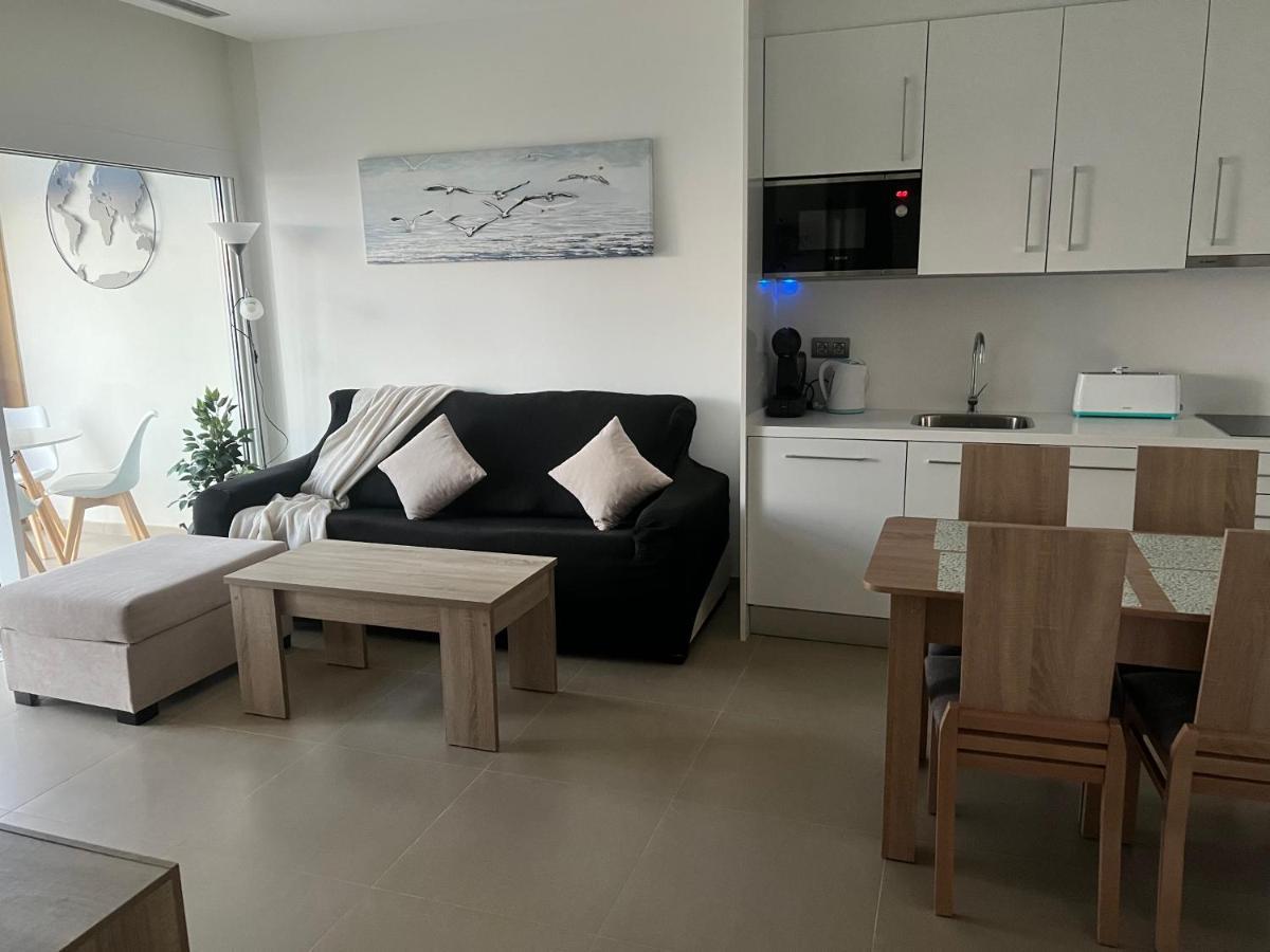 Intempo Celia-Apartment At Famous Intempo Building เบนิดอร์ม ภายนอก รูปภาพ