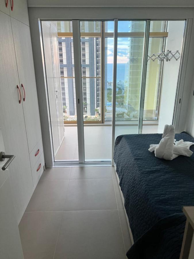 Intempo Celia-Apartment At Famous Intempo Building เบนิดอร์ม ภายนอก รูปภาพ