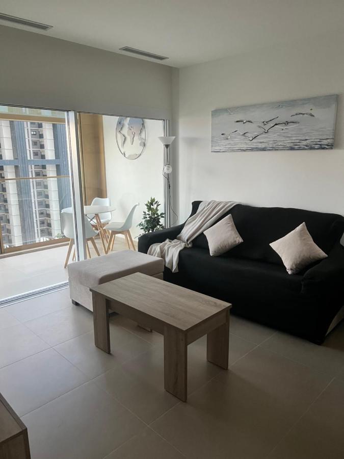 Intempo Celia-Apartment At Famous Intempo Building เบนิดอร์ม ภายนอก รูปภาพ